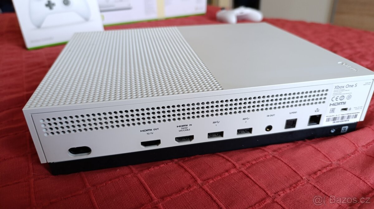 Xbox one S 500GB + 2 Controller - 2