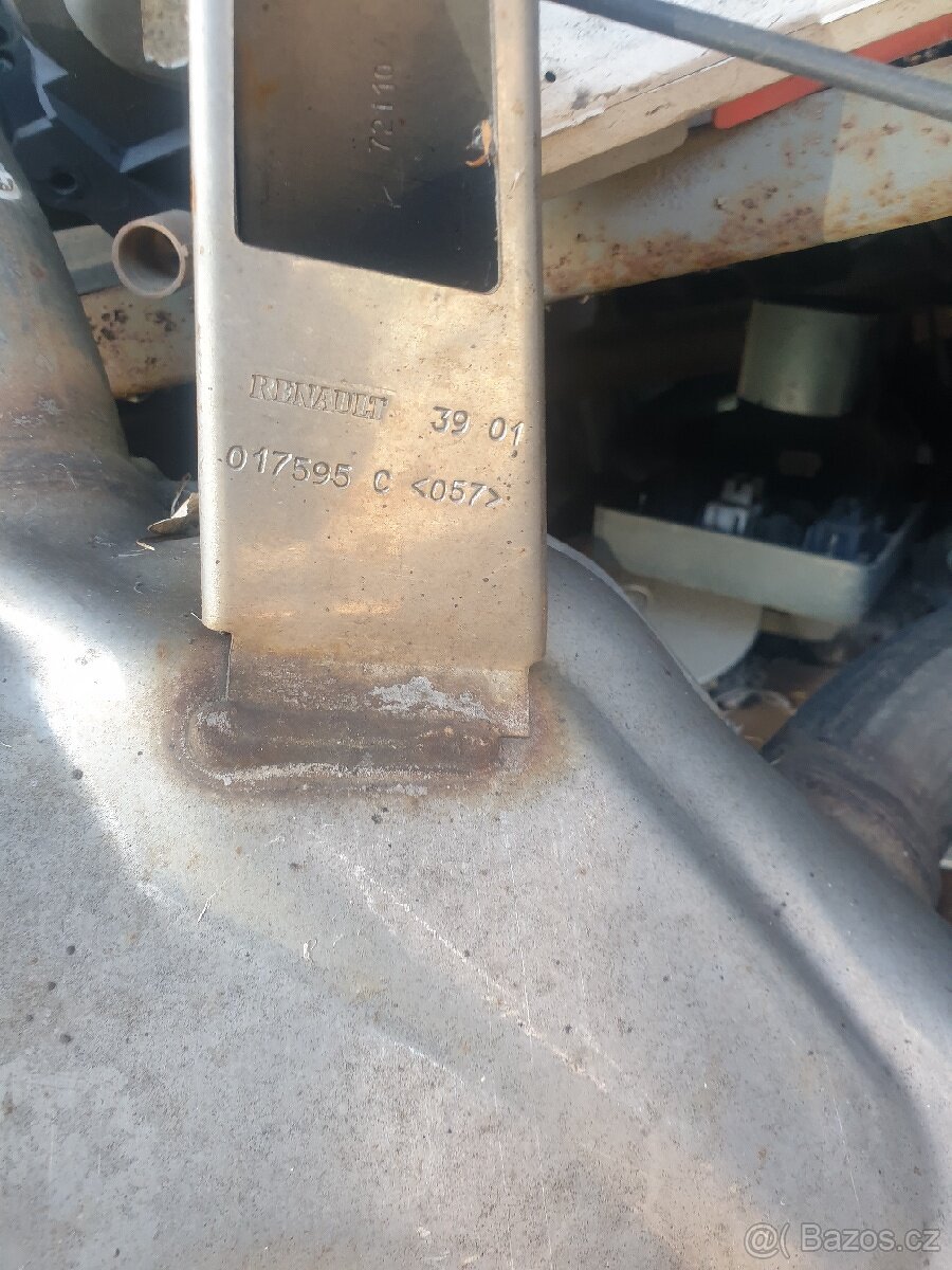 Renault laguna výfuk - 2