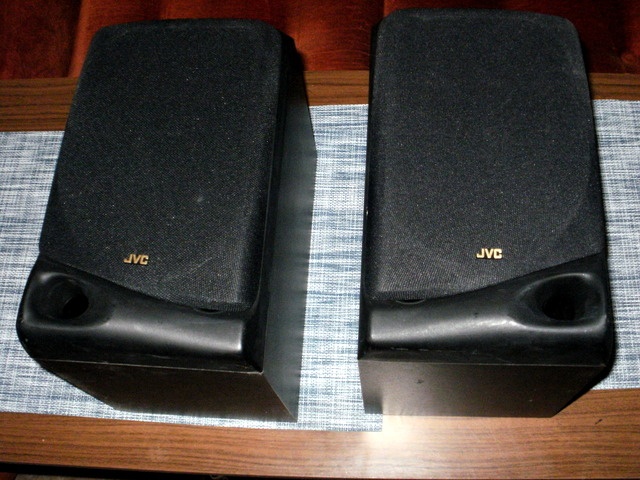 BEDNY -JVC třípásmové-basreflex - 2
