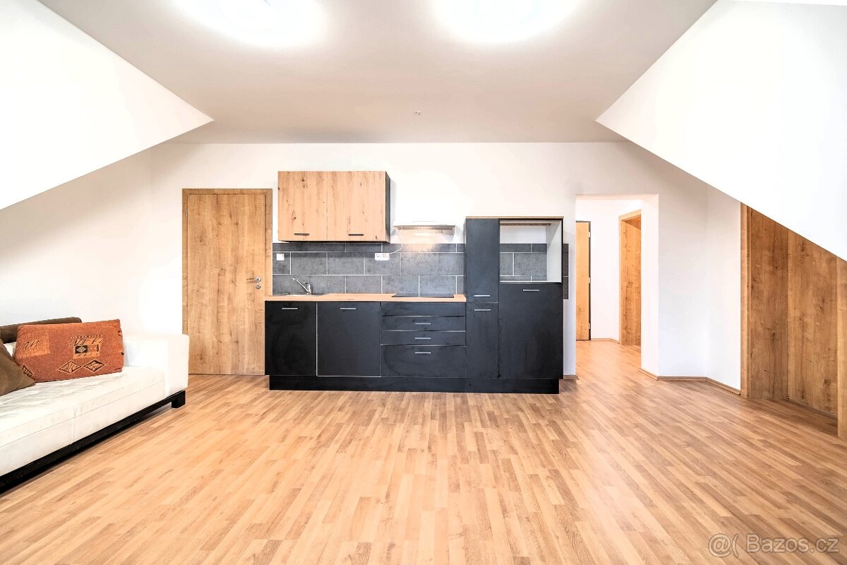 Pronájem bytu 3kk 70m2 v obci Čistá, terasa, parkovací stání - 2