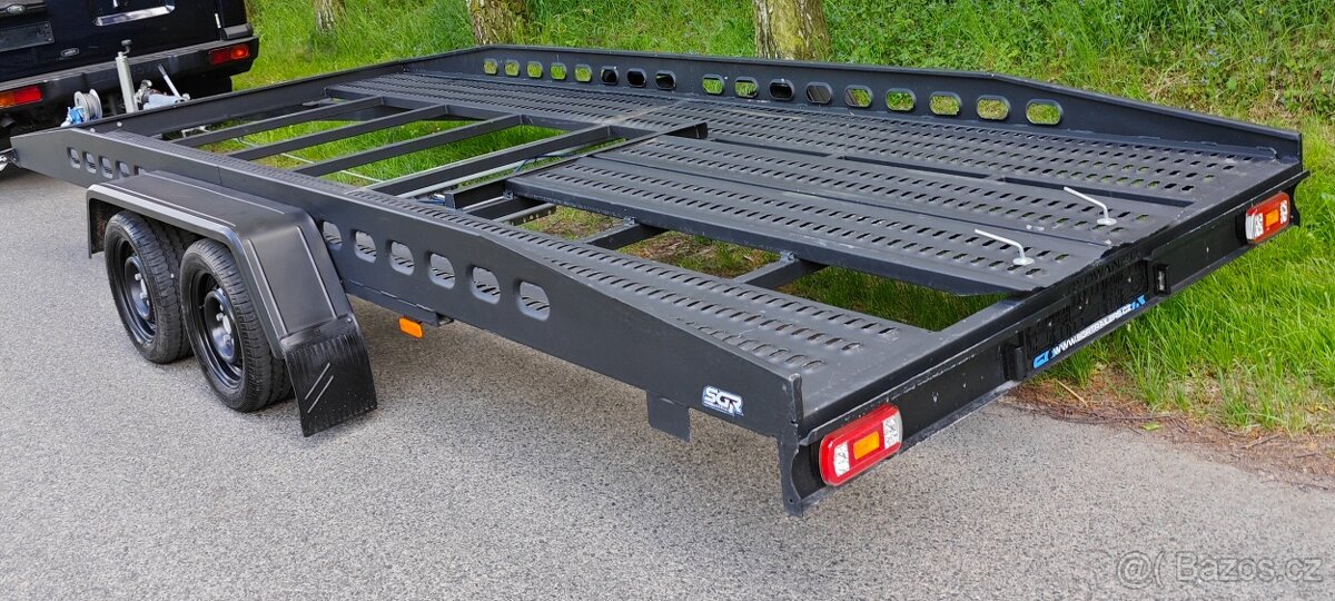 Autopřepravník B2600 Black Edition
