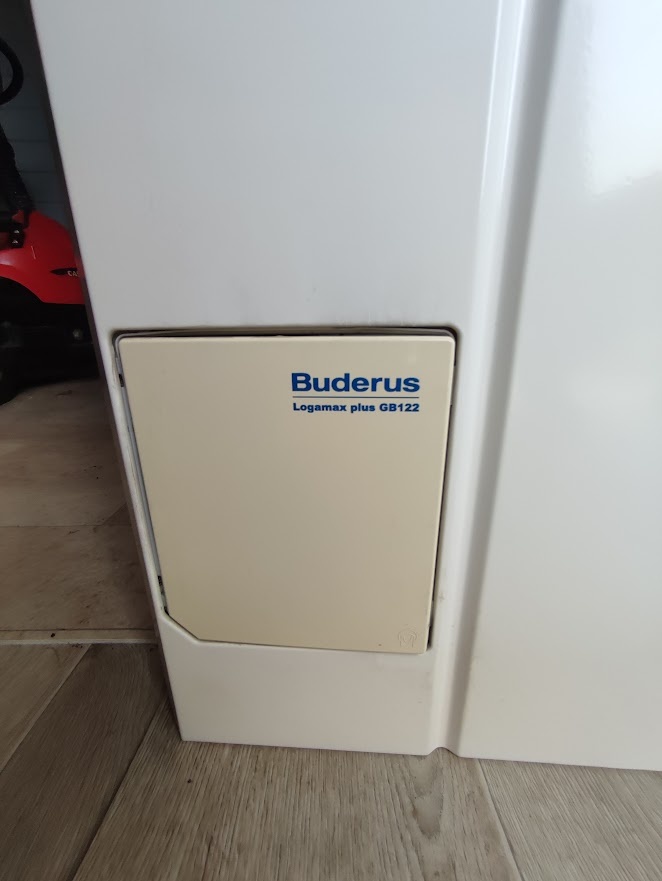 Plynový kondenzační kotel Buderus Logamax Plus GB 122 - 2