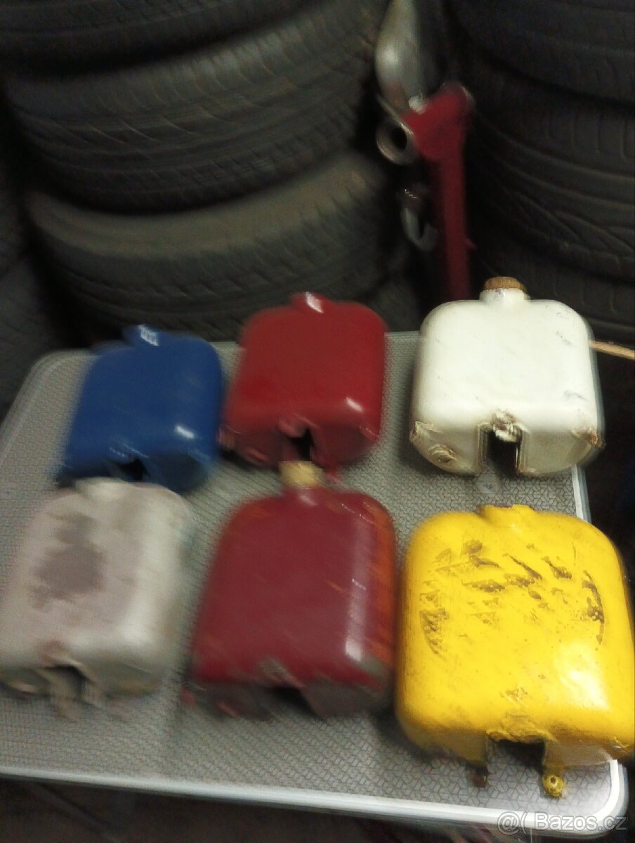 Nádrže Jawa 550 555 - 2