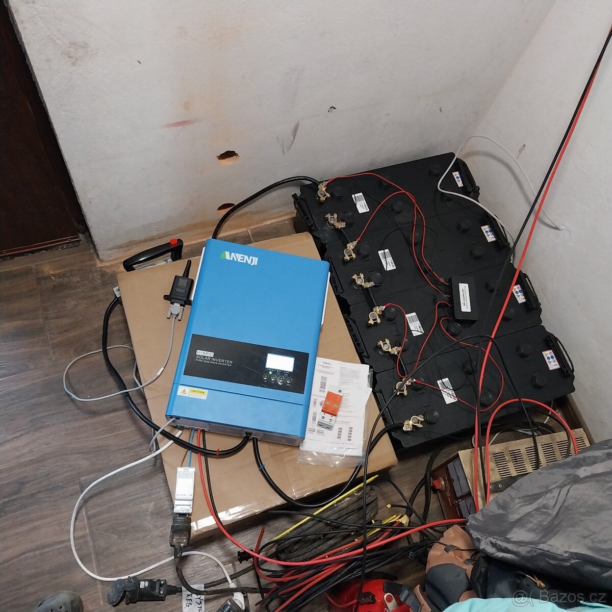 hybridní měnič 6200w s baterií - 2