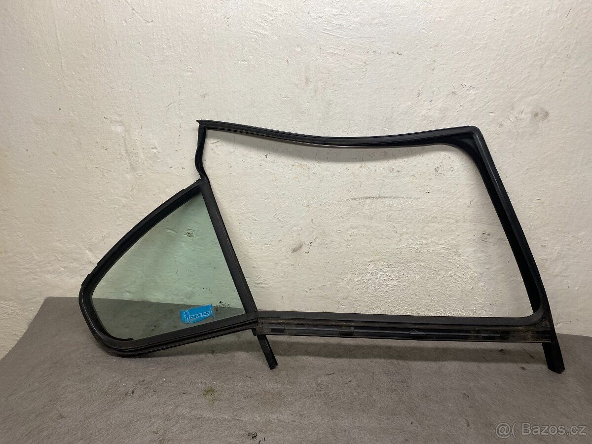 ŠKODA OCTAVIA 2 2004-2013 - ZADNÍ MENŠÍ SKLA DVEŘÍ - 2
