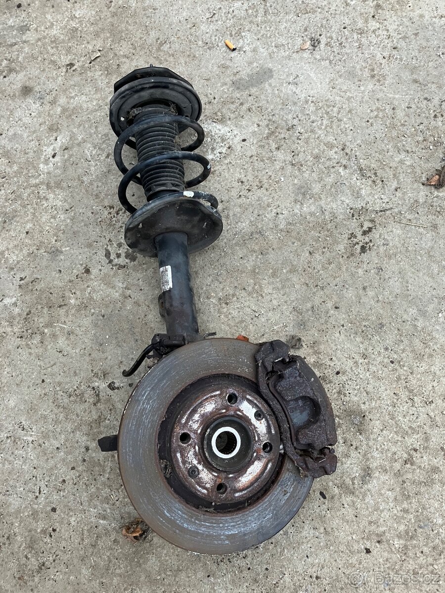 Naboje /tlumice/ pruziny/ kotouce/ plotýnky/ citroen berling - 2