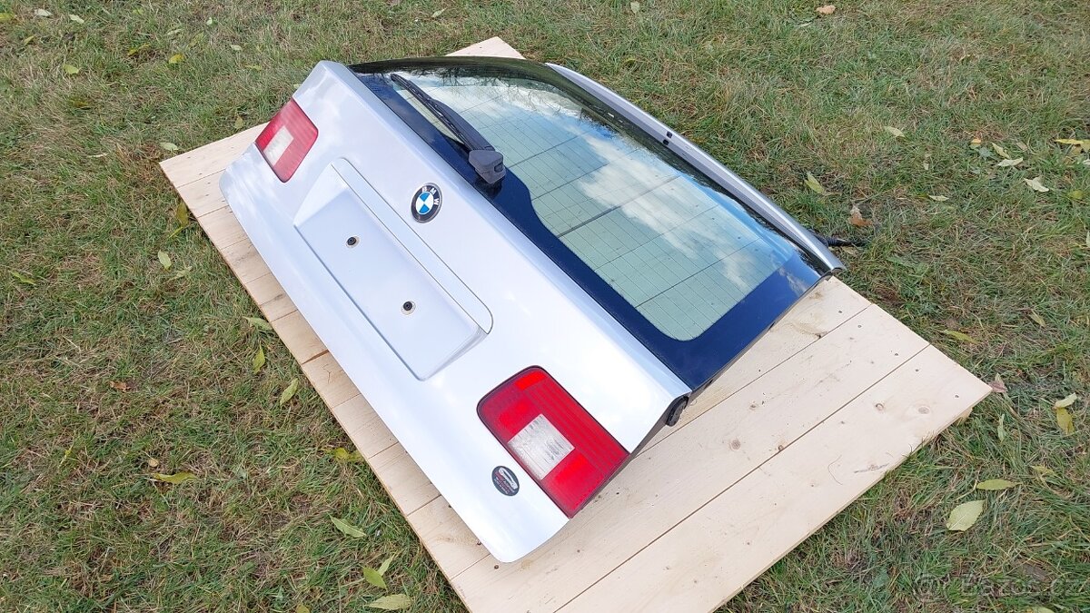BMW E39 – DVEŘE KUFRU TOURING - 2
