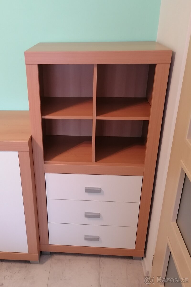 Knihovna se zásuvkami - 2