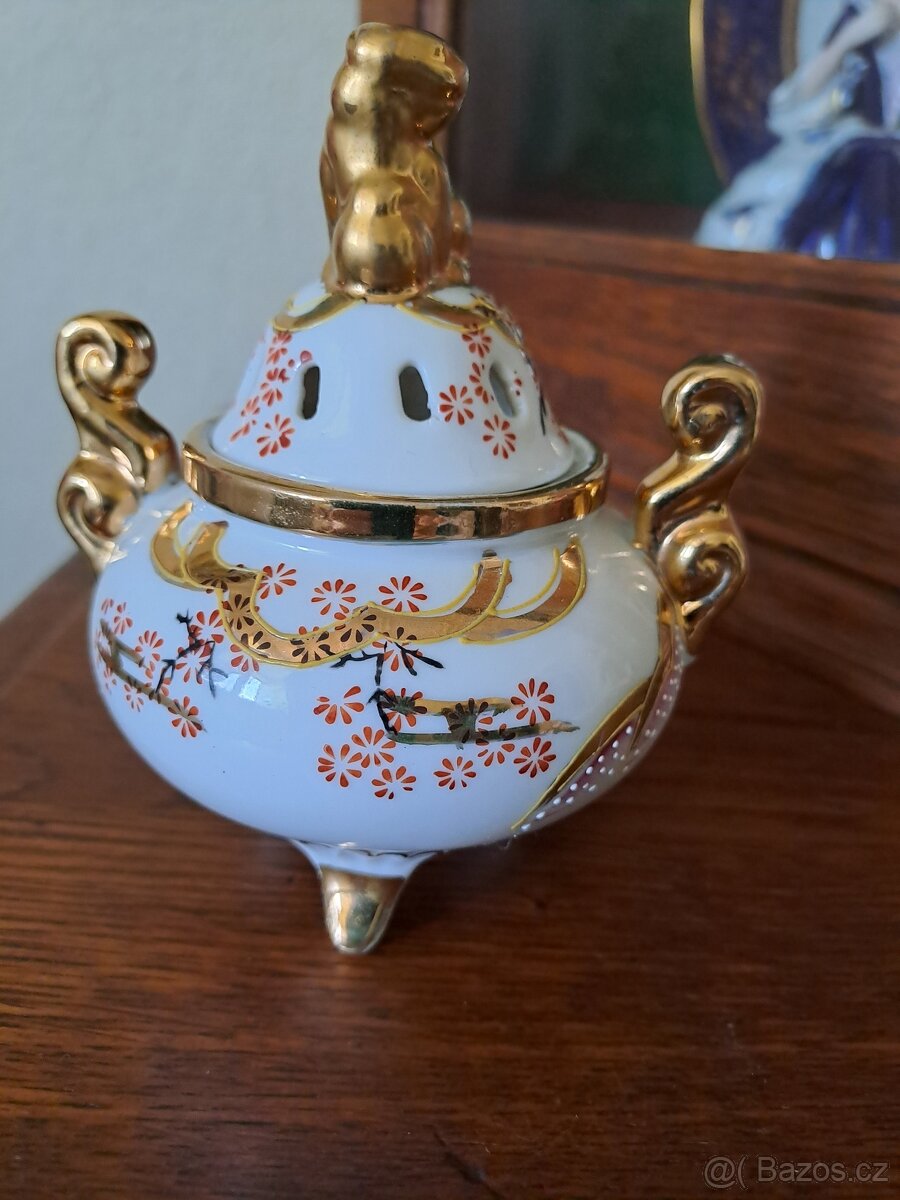 Porcelánová kadidelnice PK - 2