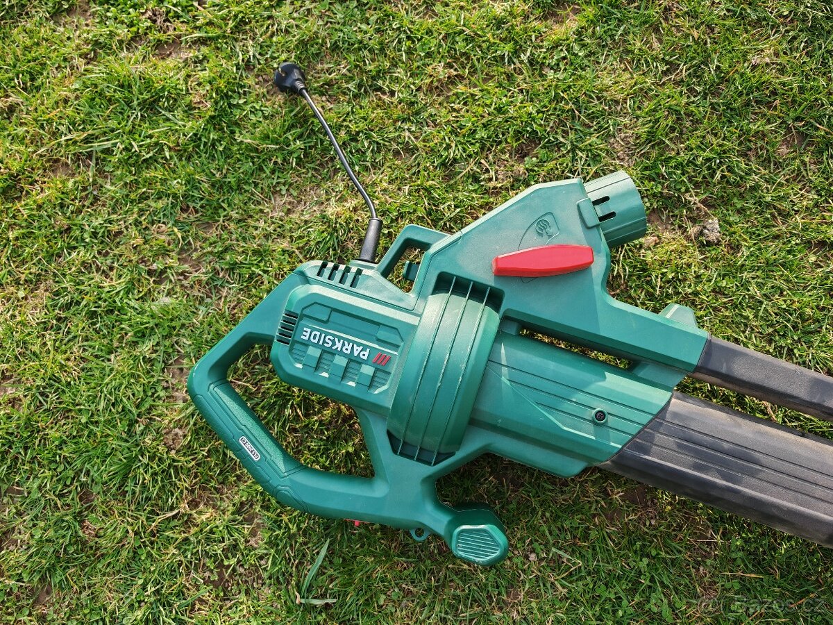 Parkside vysavač a listi - 2