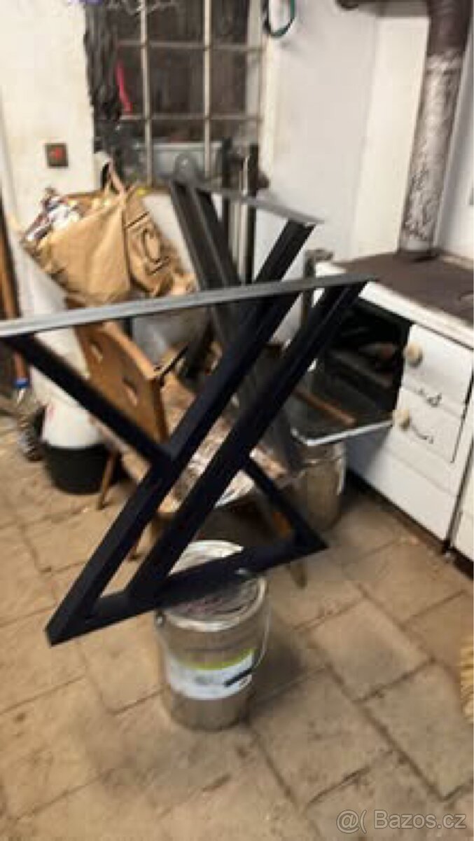 Nohy na jídelní stůl - 2