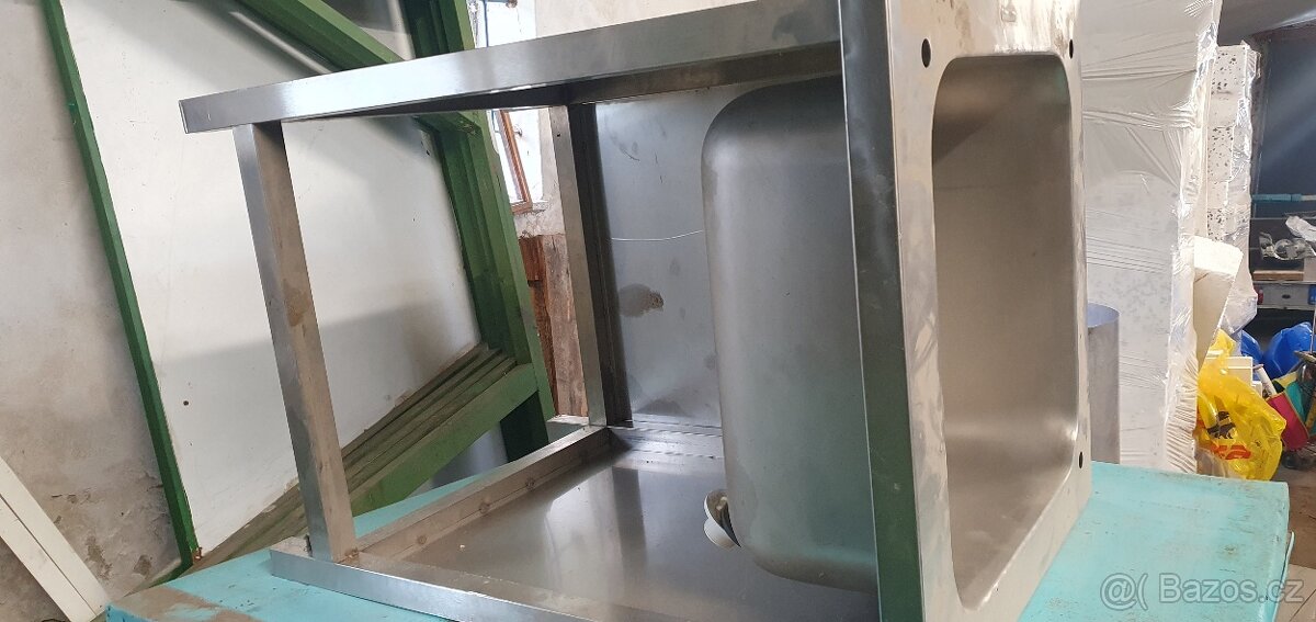 nerezovy dřez samostatně stojící - 2