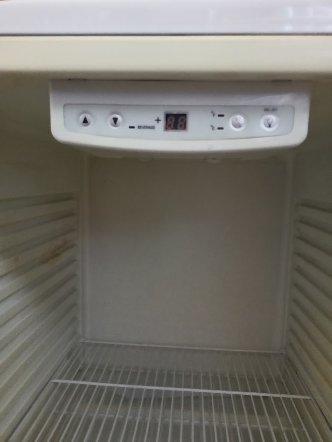 Lednice prosklená Hyundai - 2