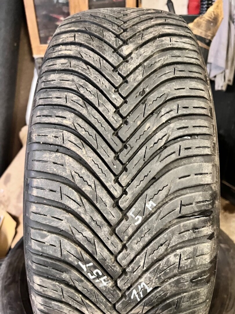 2ks. 225/60 R17 103V celoroční pneu - DOT 2022 - 2