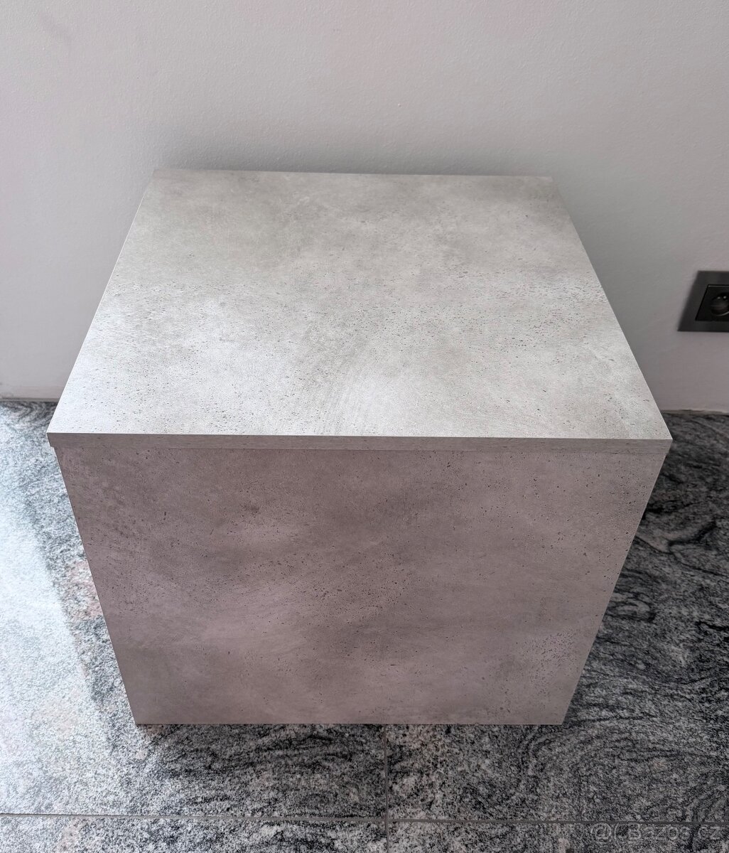 Odkládací stolek - 2