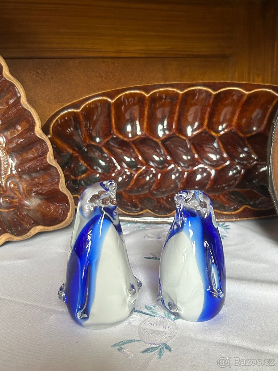 Skleněný tučňák - těžítko - 2