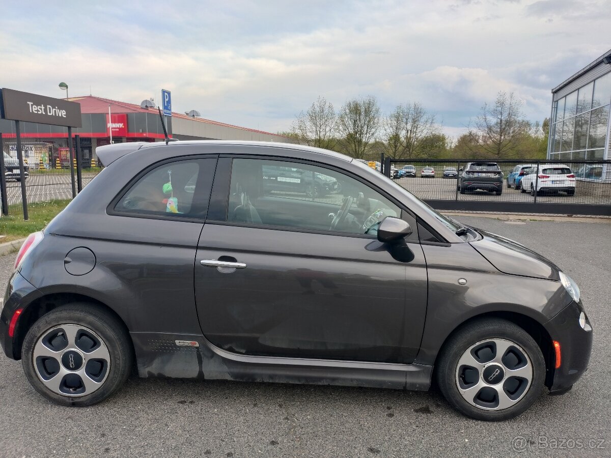 Prodám elektrický Fiat 500e - 2