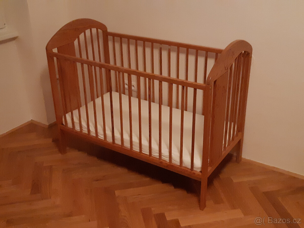 Dětská dřevená postýlka vč. matrace - 2
