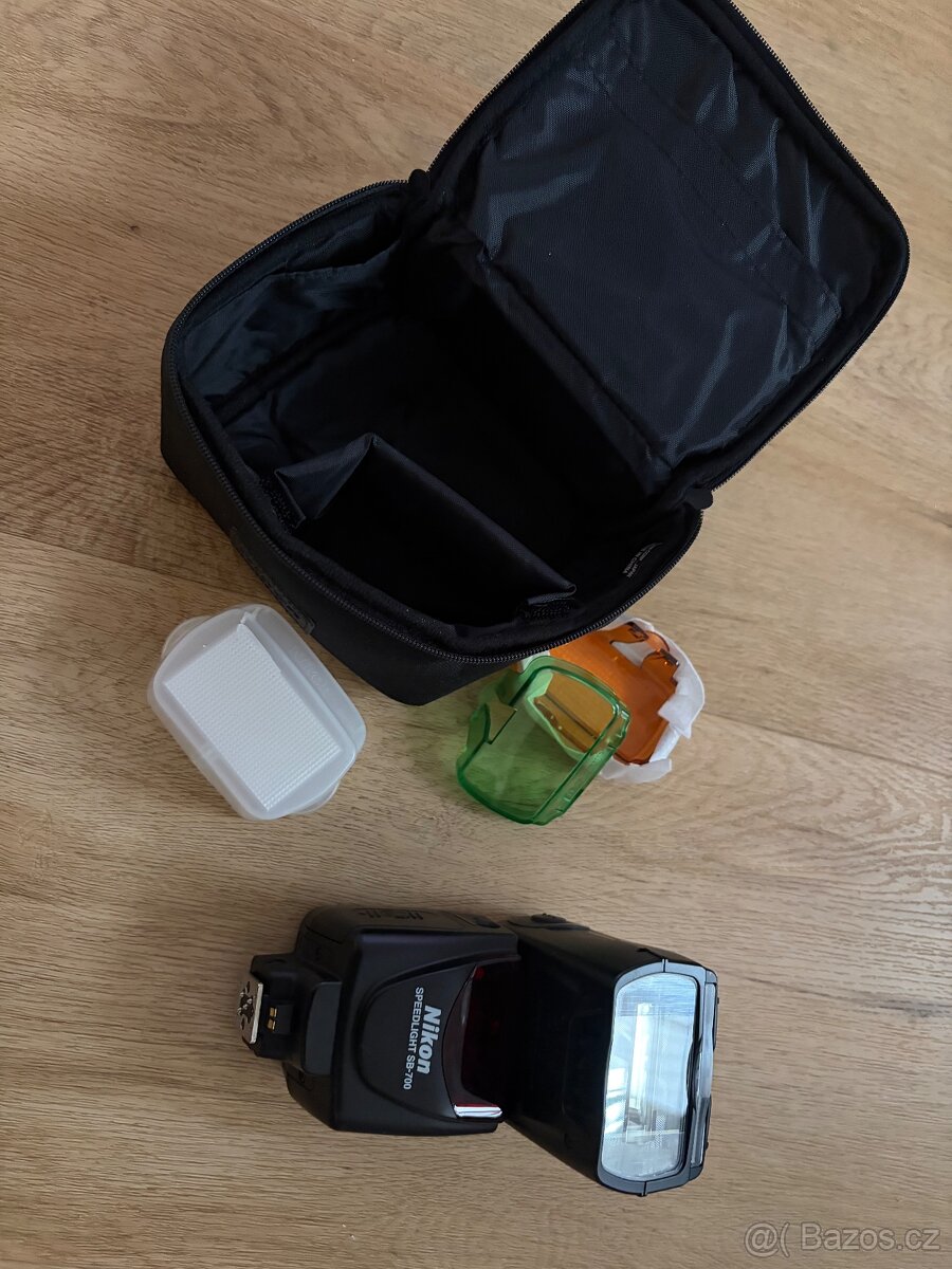 Nikon SB 700 - 2