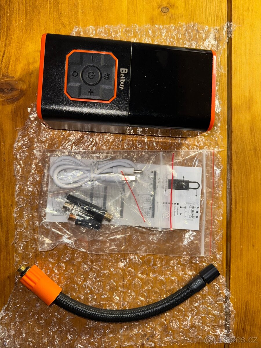 Malý přenosný aku kompresor - 2