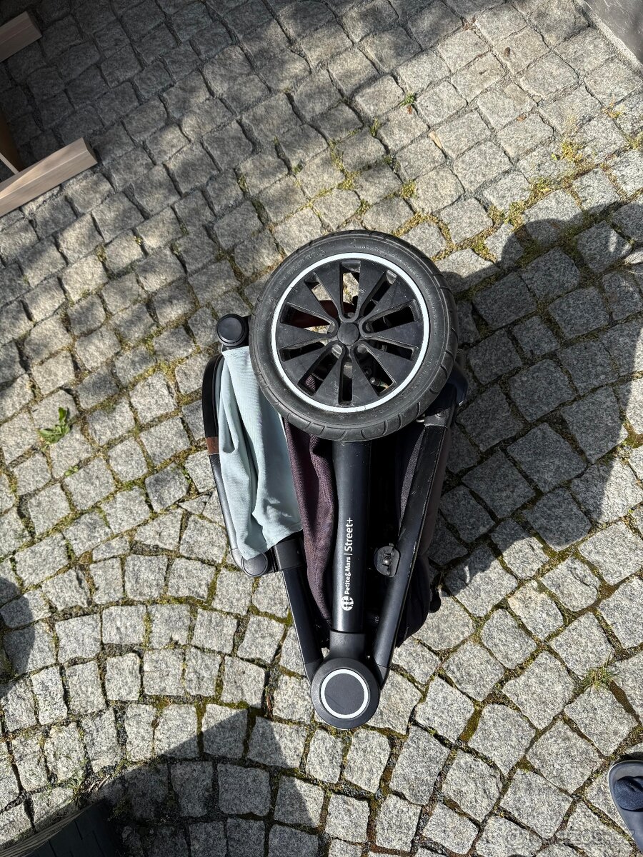 Prodám dětský kočárek PETITE&MARS Street+ - 2