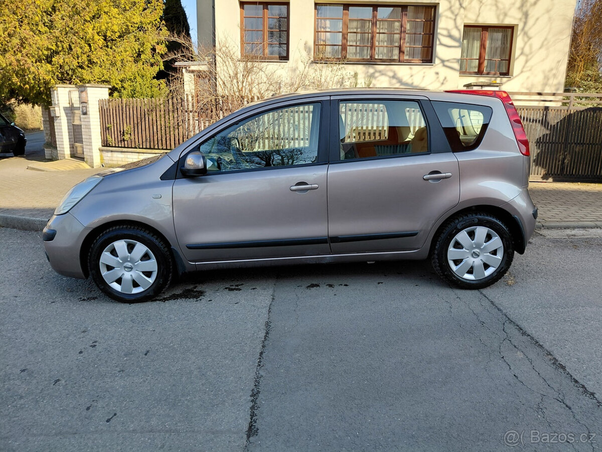 Nissan Note 1.6i A/T - 2