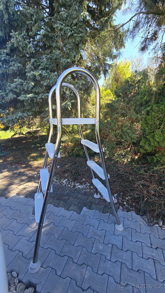 Bazénové schůdky - 2