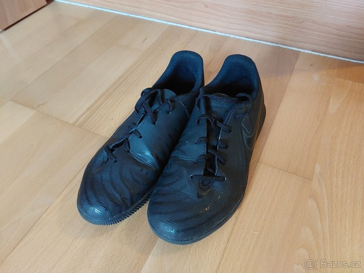 Sálové tenisky Nike, vel 37,5 - 2