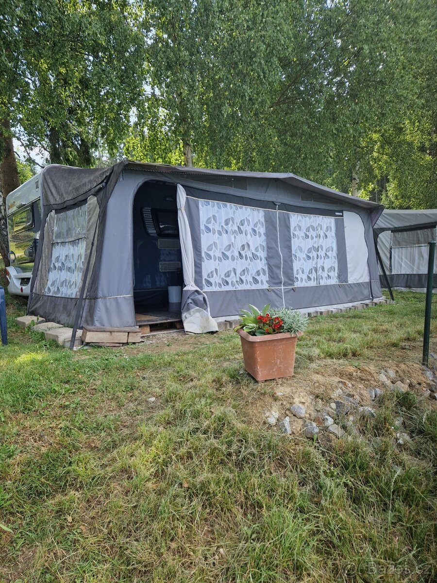 Karavan na Lipně Dethleffs Camper - 2