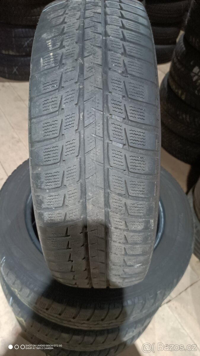 Zimní pneumatiky 215/60r17 - 2