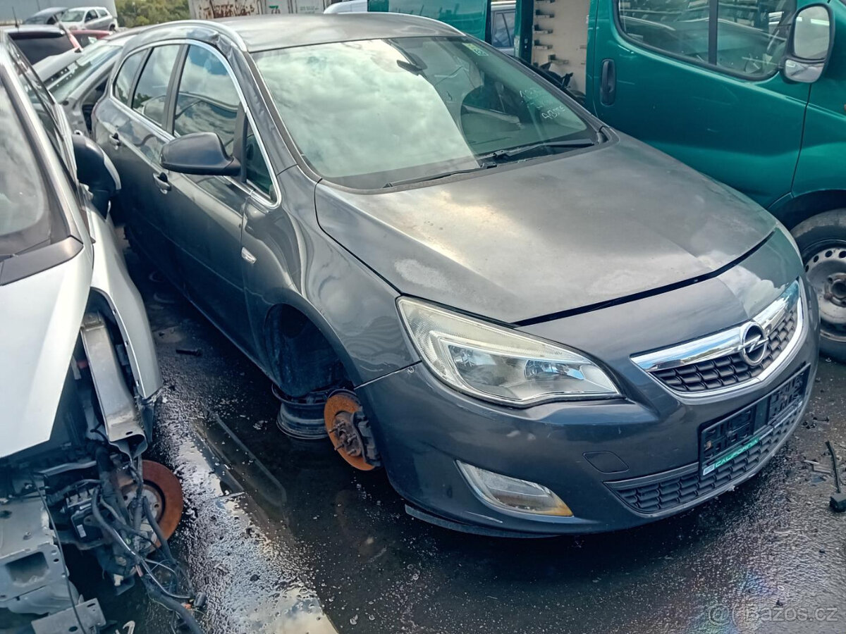 Opel Astra J 1.3 DT ( A13DTE ) 70kW r.2011 šedá Z177 na náhr - 2