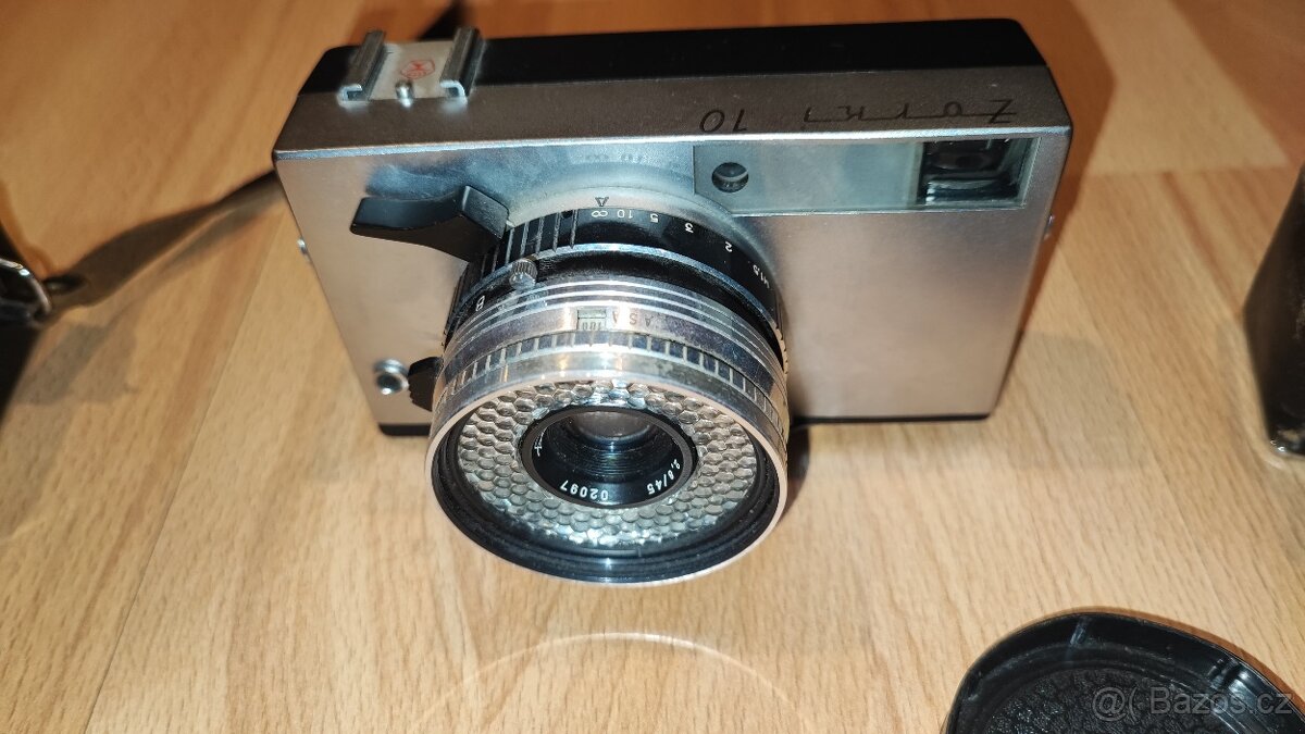 Starý fotoaparát Zorki 10 - 2