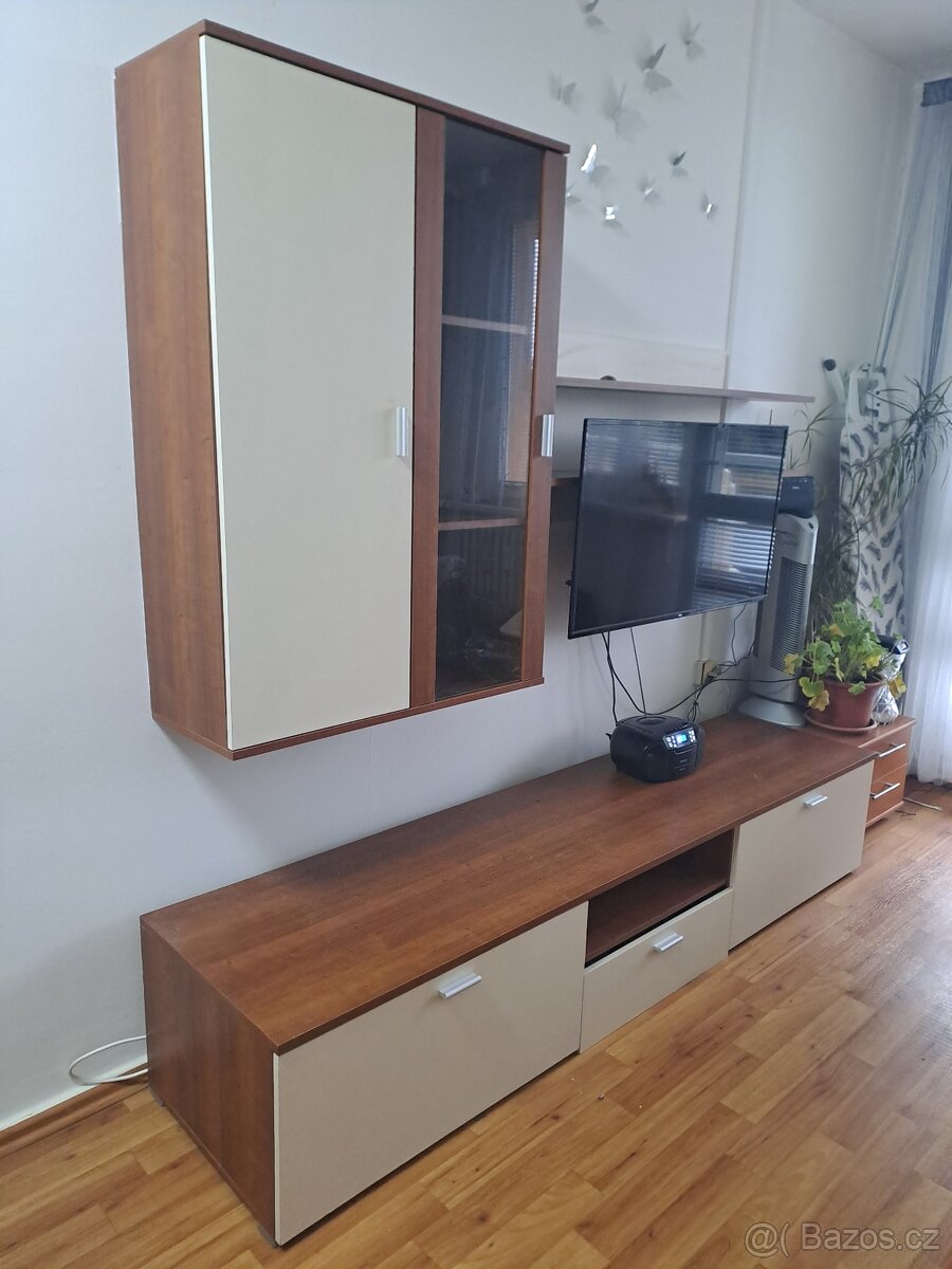 Tv stolek stěna - 2
