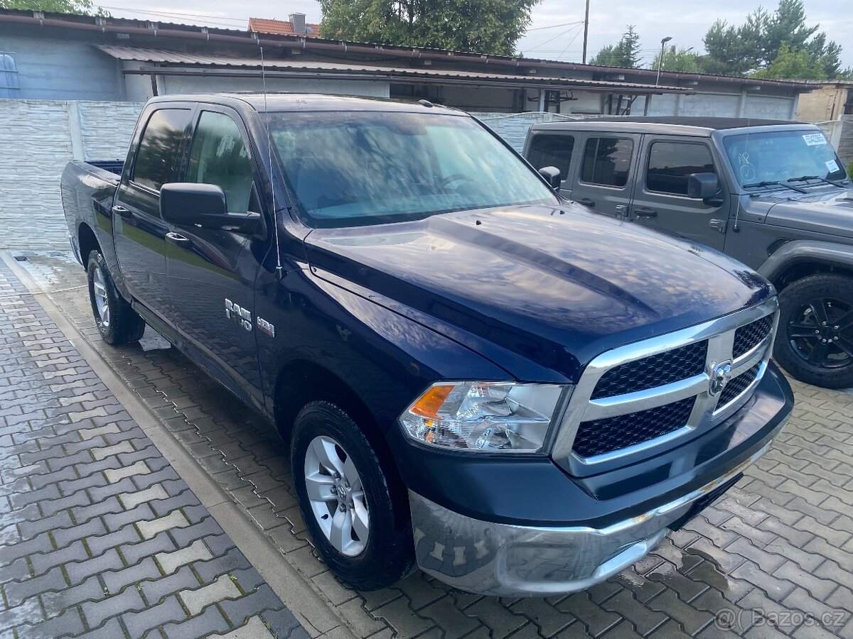 Dodge Ram 5.7 2017 Dovuz Kanada pojizdny - 2