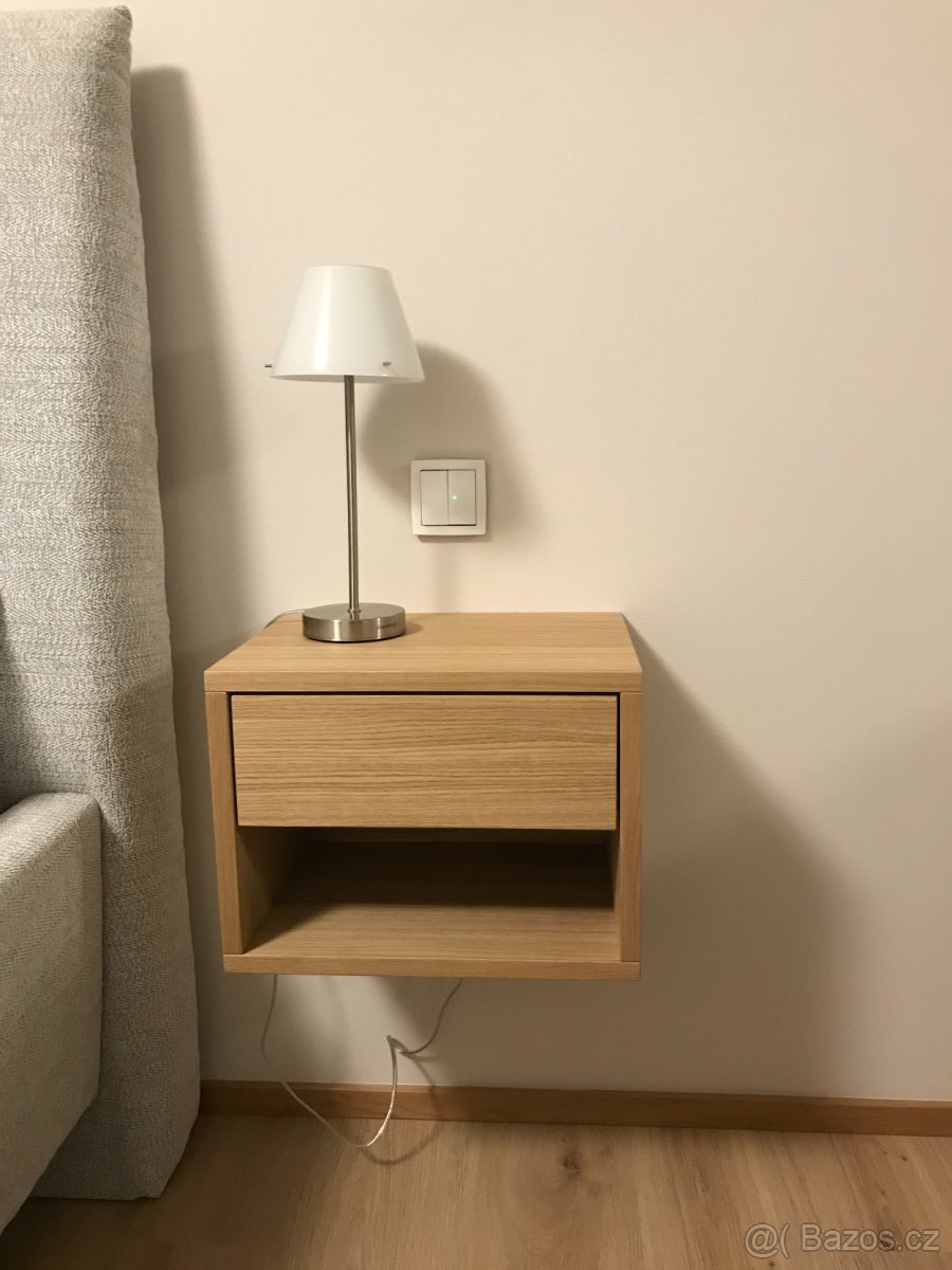 Noční stolek závěsný na stěnu - 2