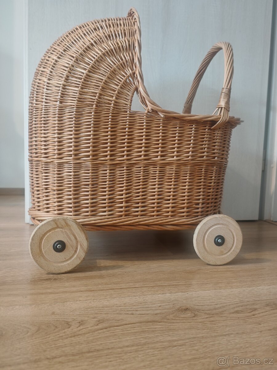 Proutěný kočárek pro panenky, top stav - 2