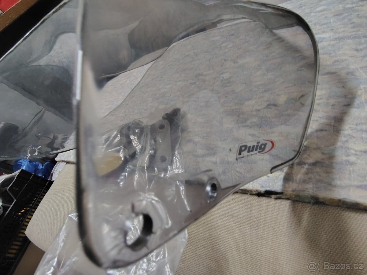 Plexisklo na naháče Universal Puig kouřové GSf, Hornet Banit - 2