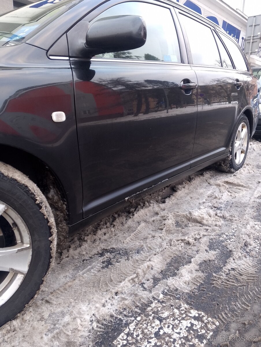 Toyota Avensis 2.2 D - 2