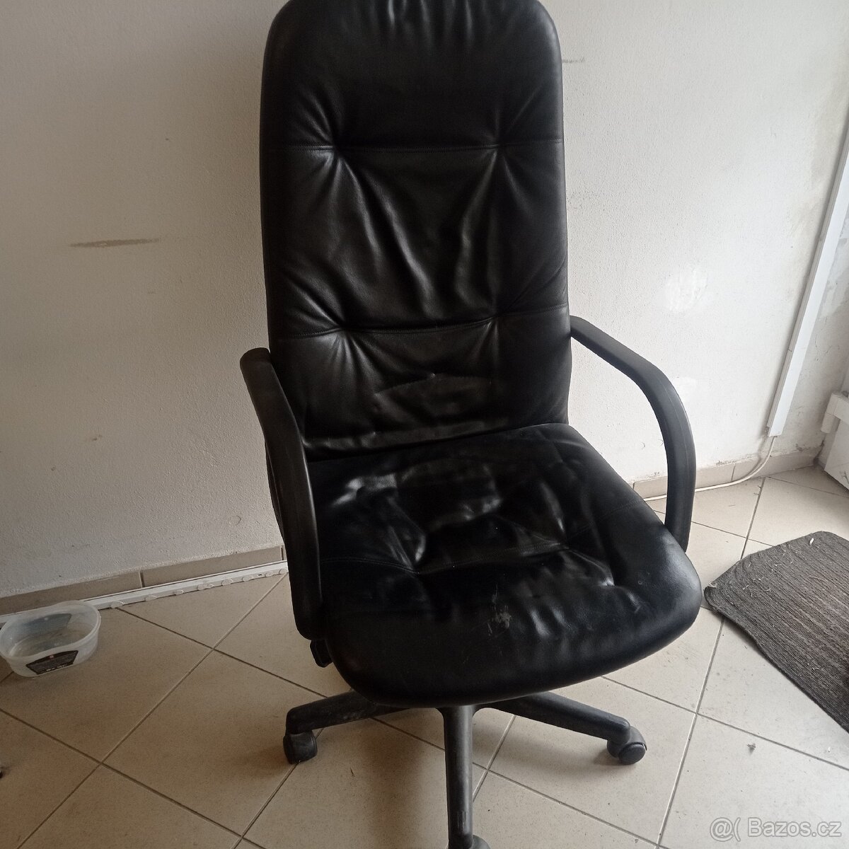 Starší kancelářské křeslo - 2