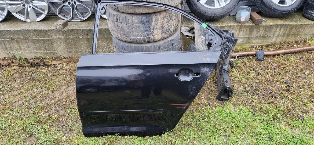 Škoda rapid levé zadní dveře - 2