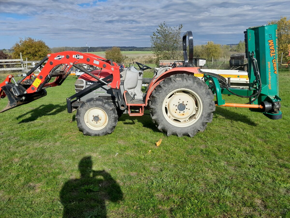 Malotraktor Yamar 4x4 s čelním nakladačem, - 2