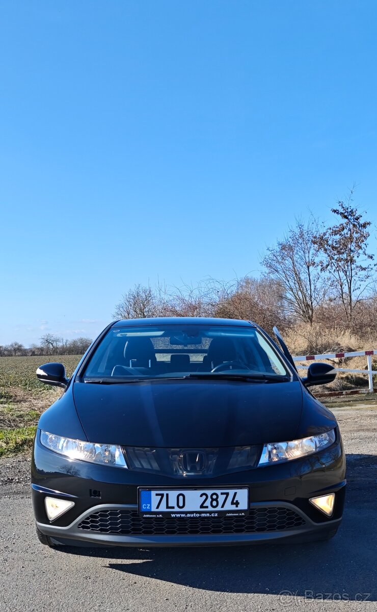 Civic 8G 1.8 103kw 720000km - 2