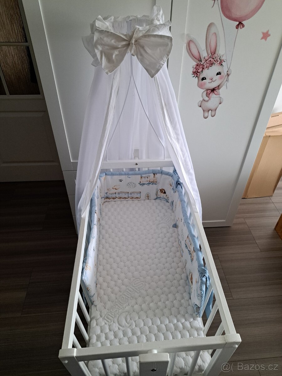 Dřevěná kolébka/postýlka - 2