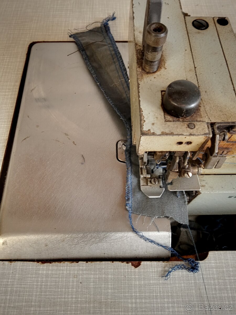 Průmyslový OVERLOCK - 2