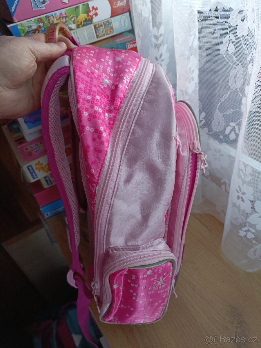 Batoh do školy Barbie - 2