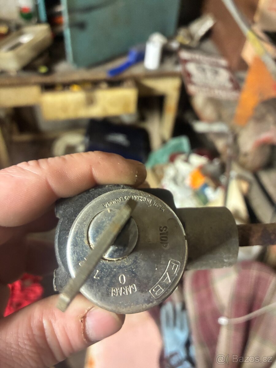 Náhradní díly z garáže - 2