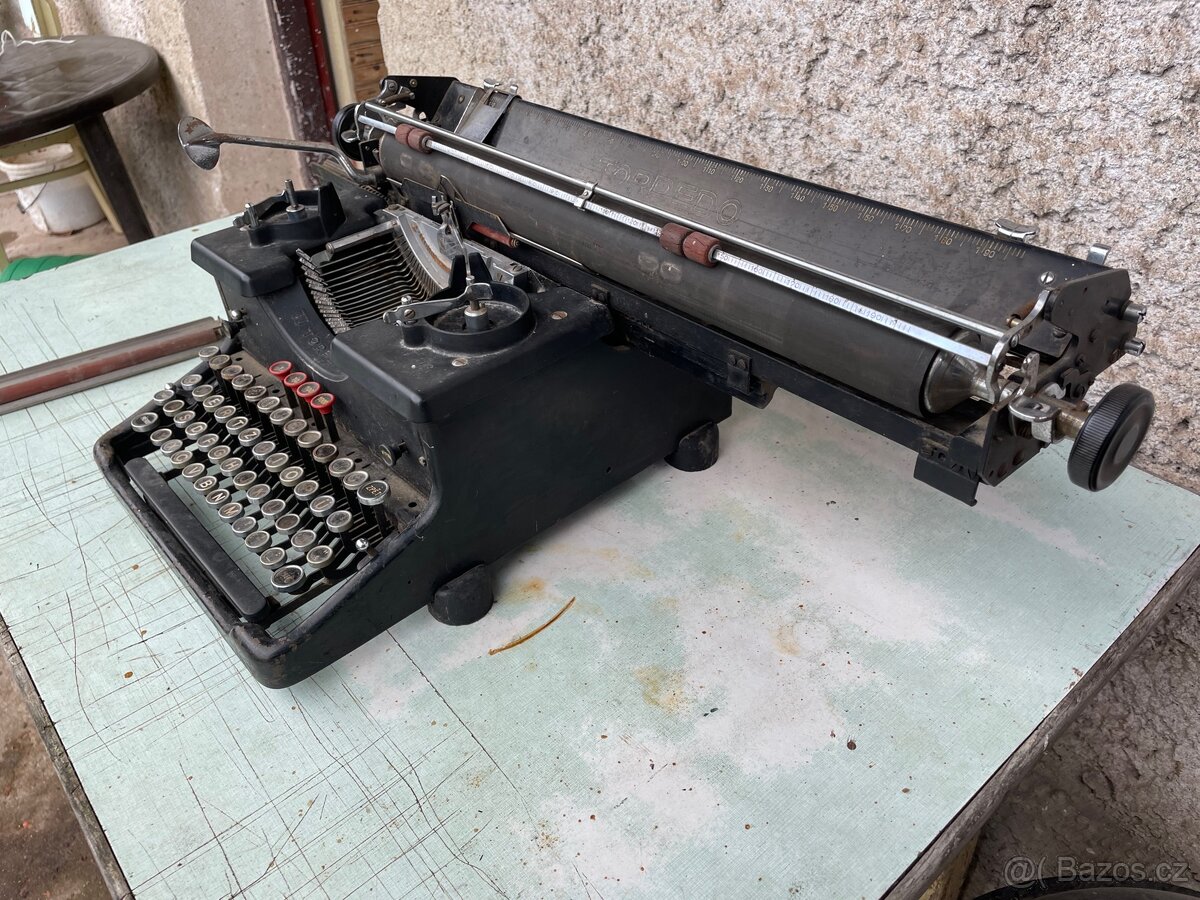 Historický psací stroj - 2