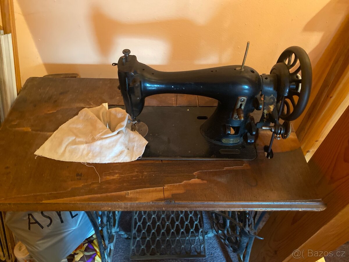 Šicí stroj - 2