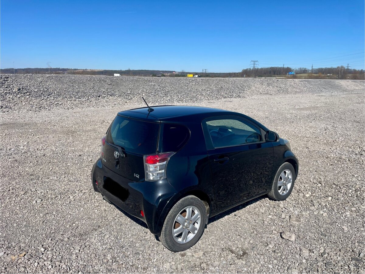 Toyota IQ - 2