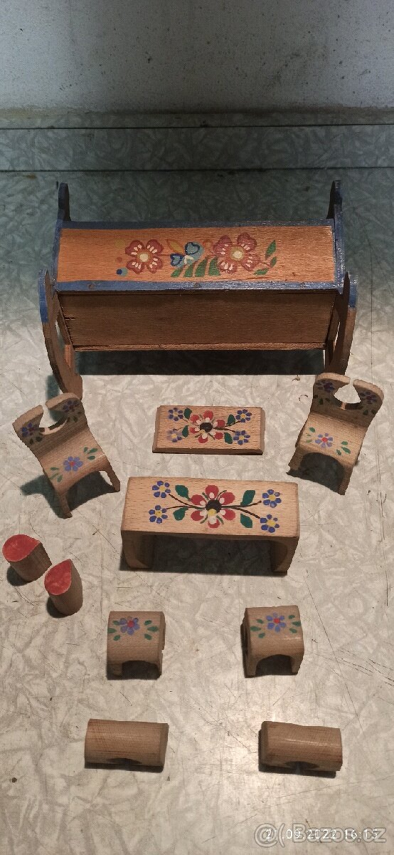 Starý nábytek pro panenky - 2